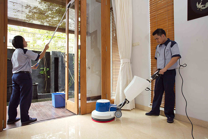 Mengatasi Jamur di Area Outdoor dengan Layanan Cleaning Service - HES INDONESIA